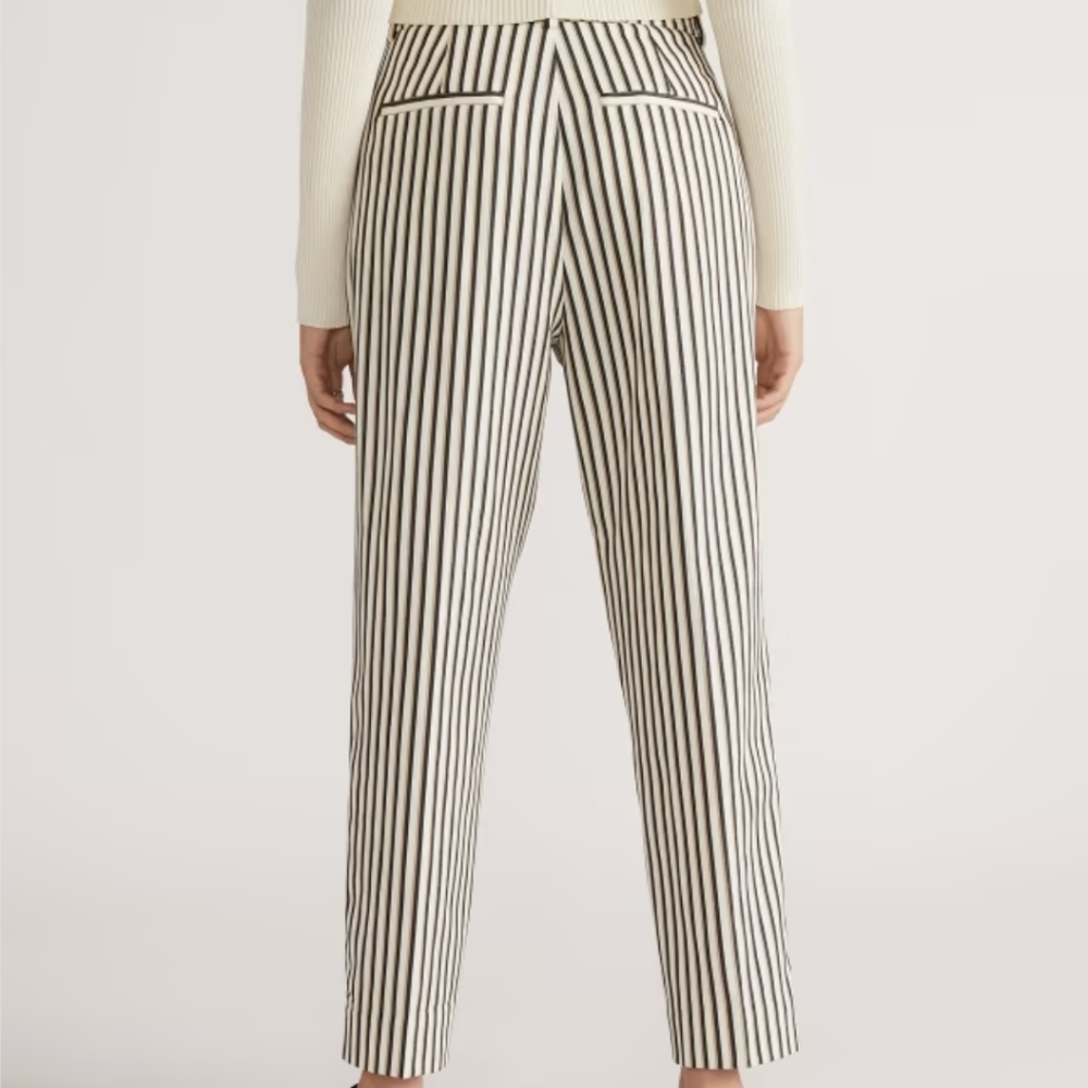 EVERLANE The TENCEL™ Way-High® Taper Pant - Picture 7 of 8